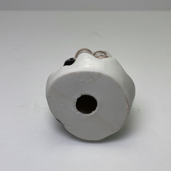 Bride and Groom Porcelain Figurine Cake Topper - Picture 7 of 9